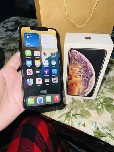 iPhone xs max  PTA 256gb Box