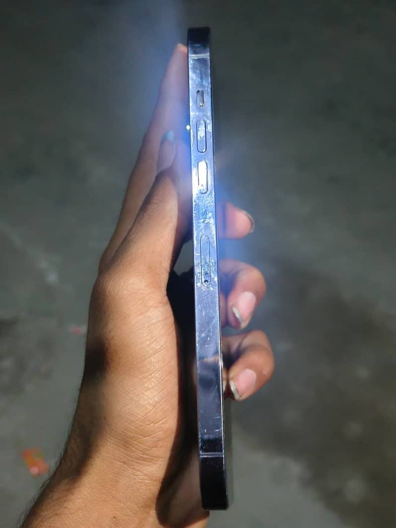 iPhone 14 Pro Max 4