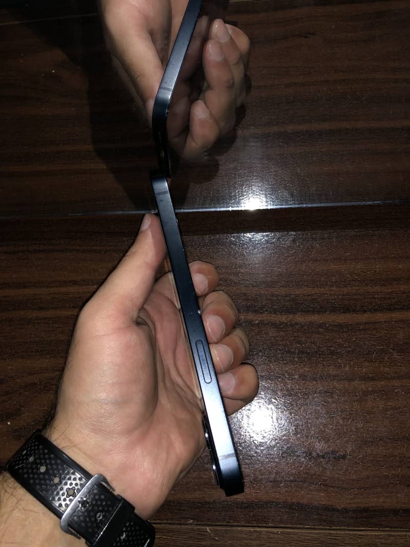 Iphone 13 4