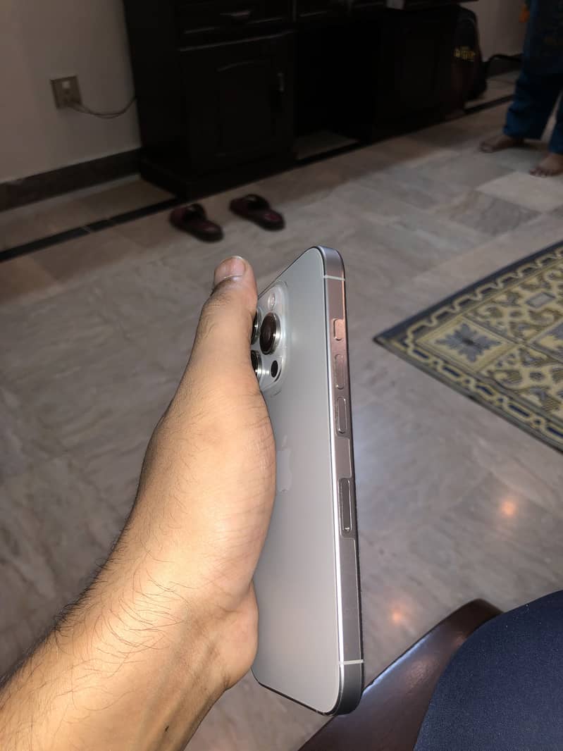 iphone 16 pro 3