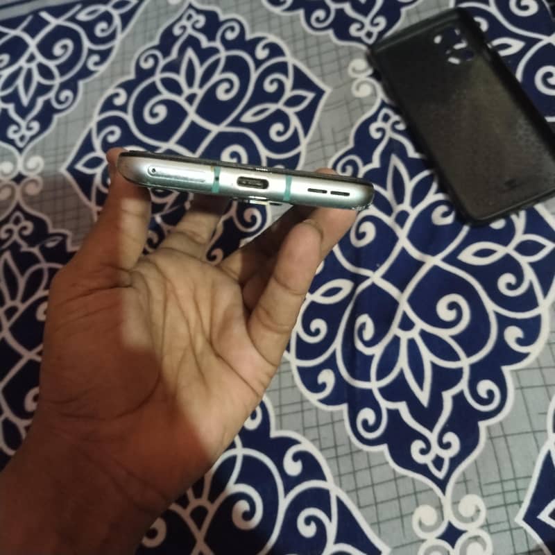 OnePlus 8t plus 4