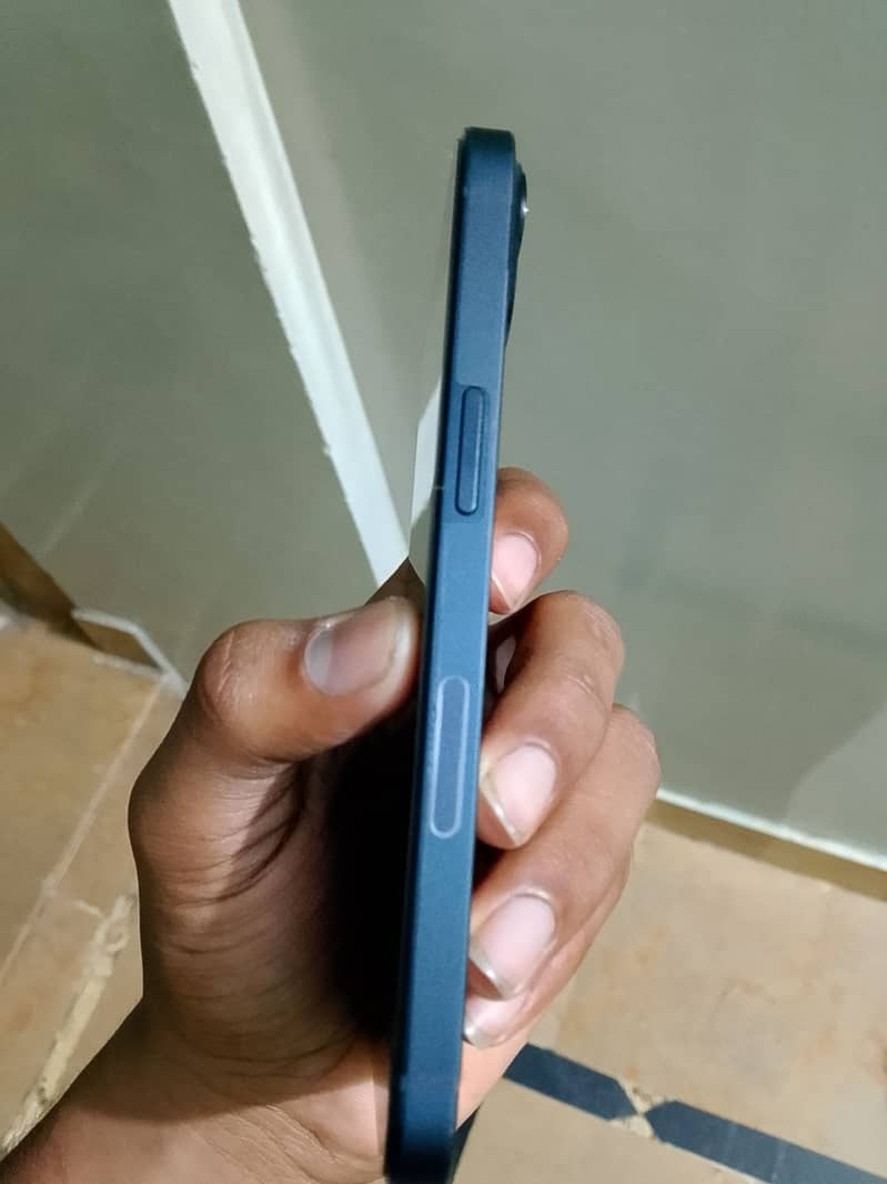 iPhone 13 2