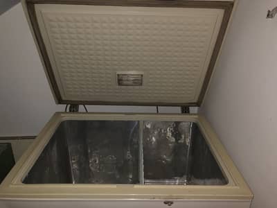 Single door deep freezer good condition