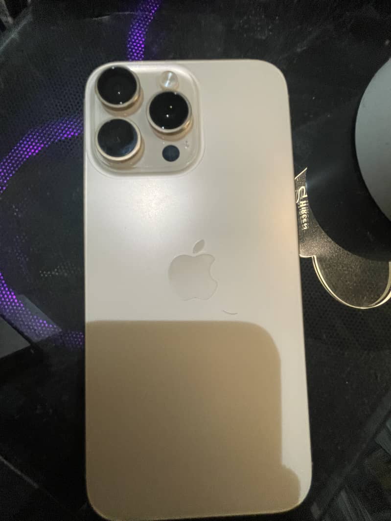 Apple iPhone 16 Pro Max 1