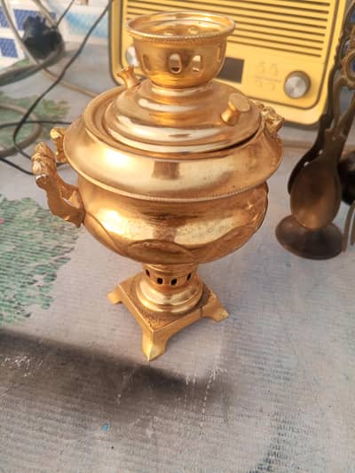 decorations and vintage pieces