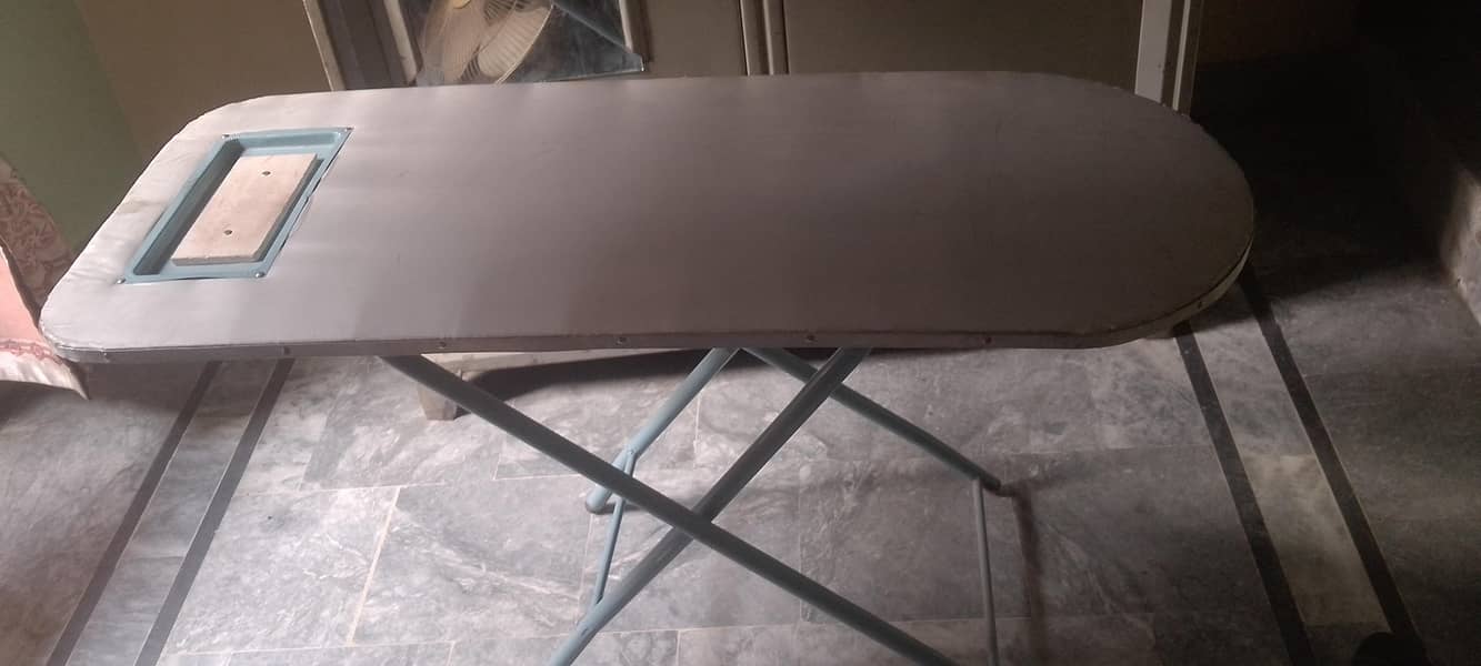 iron Table 0
