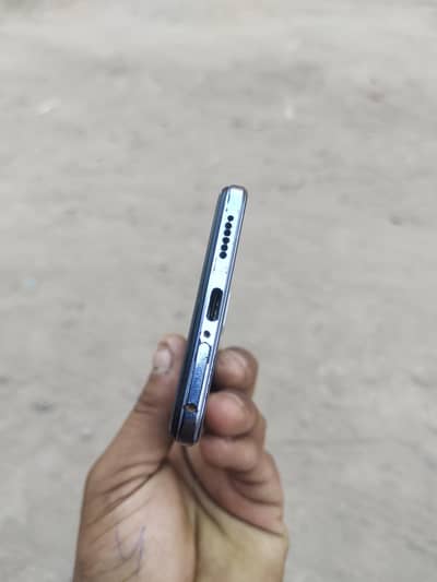 V21dabba charger sat hai condition 10.8haii03351767958