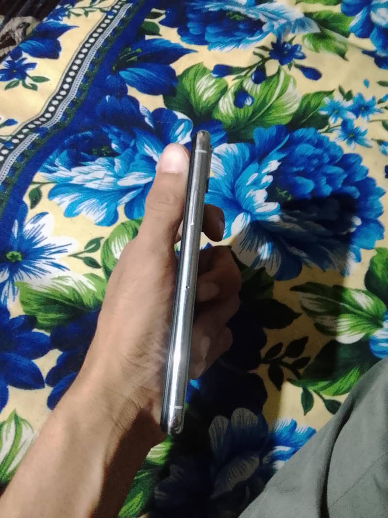 IPHONE 3