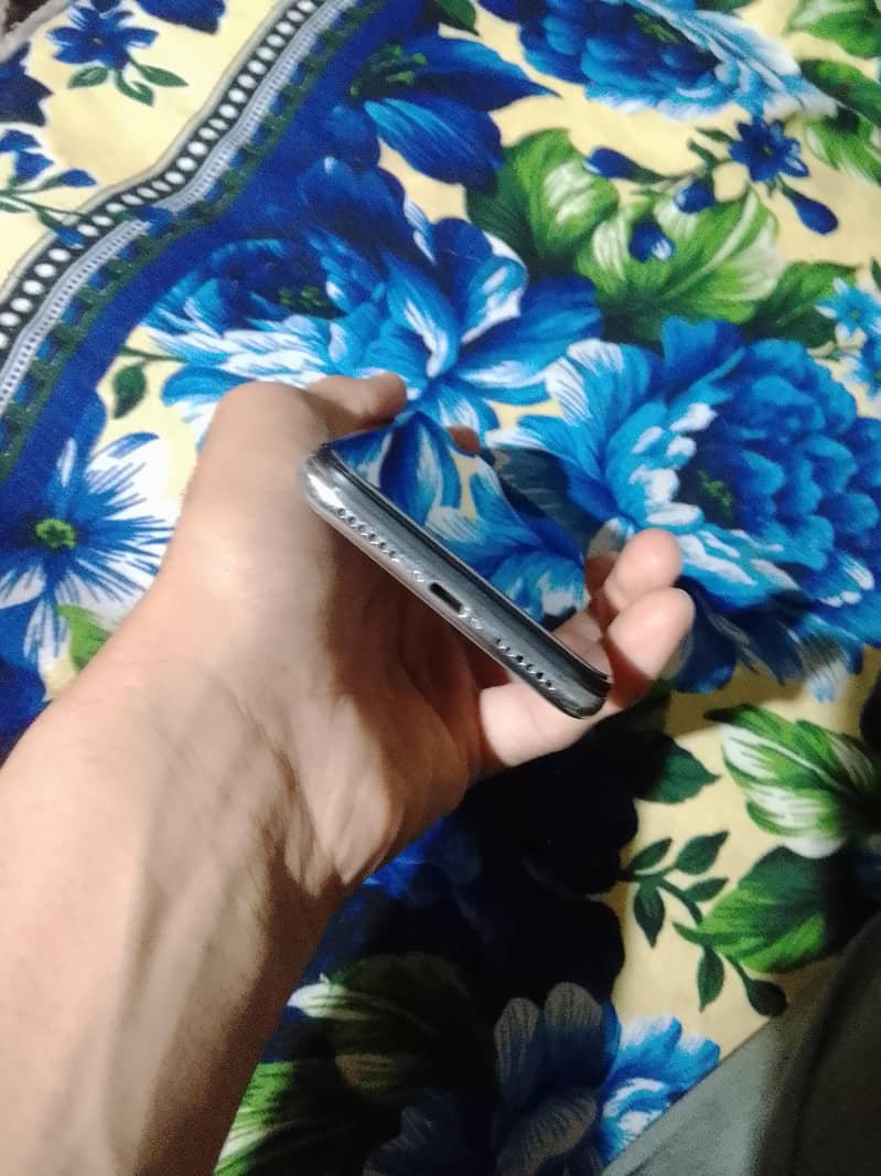 IPHONE 4