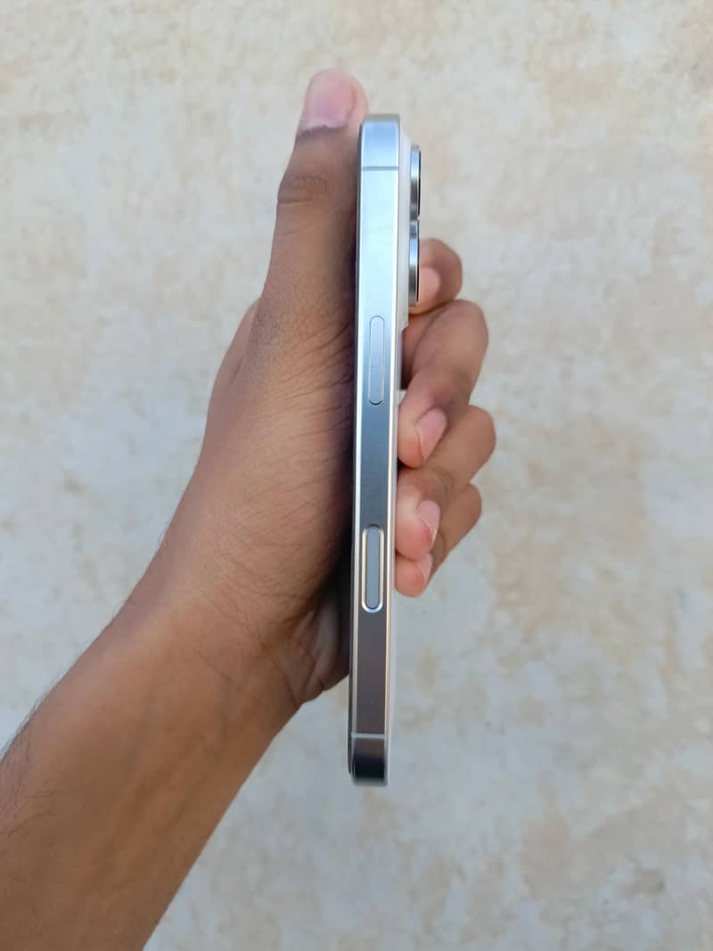 Iphone 16 pro 10/10 5