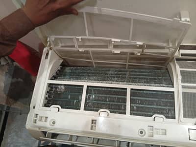 Electrolux dc inverter 1.5 ton gass leakage