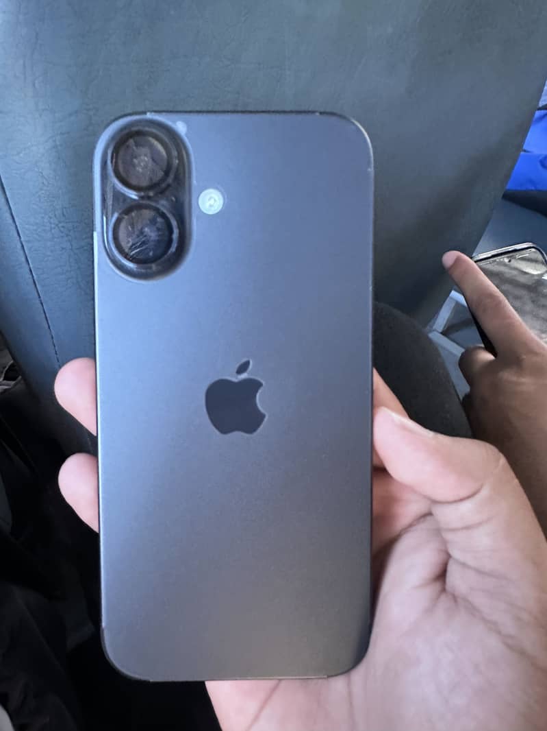 Apple iPhone 16 1