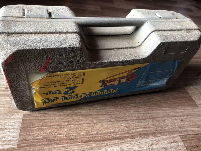 Car jack 0
