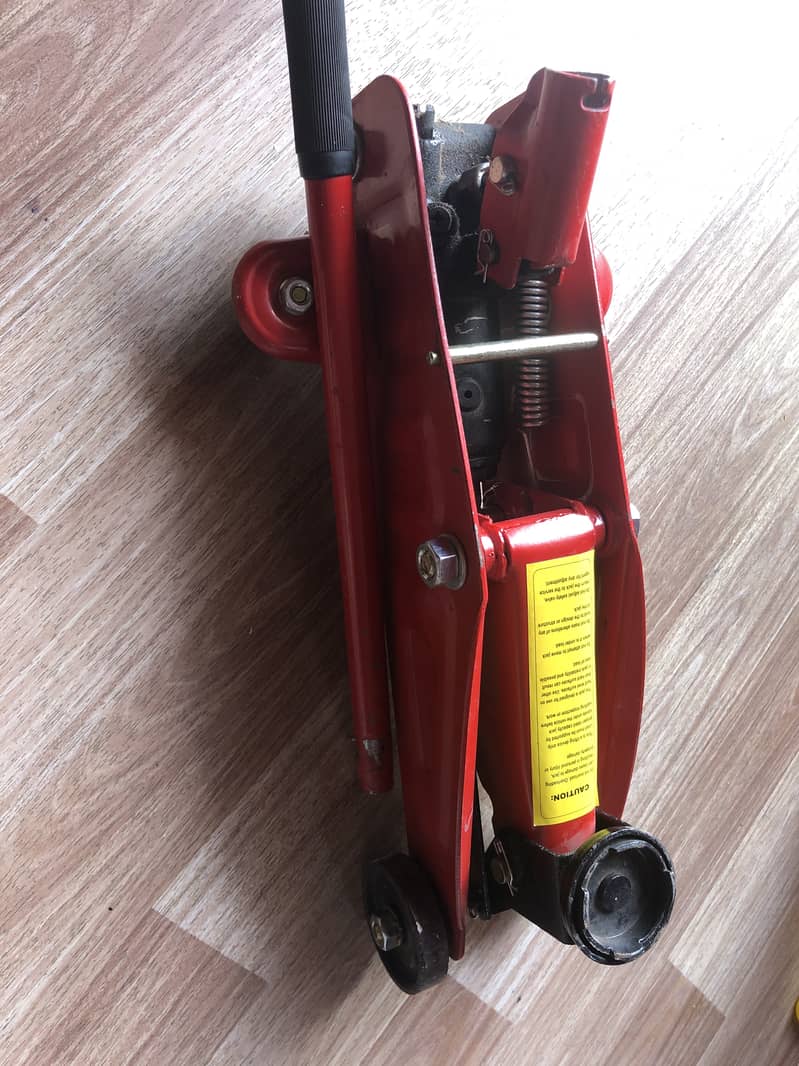 Car jack 2
