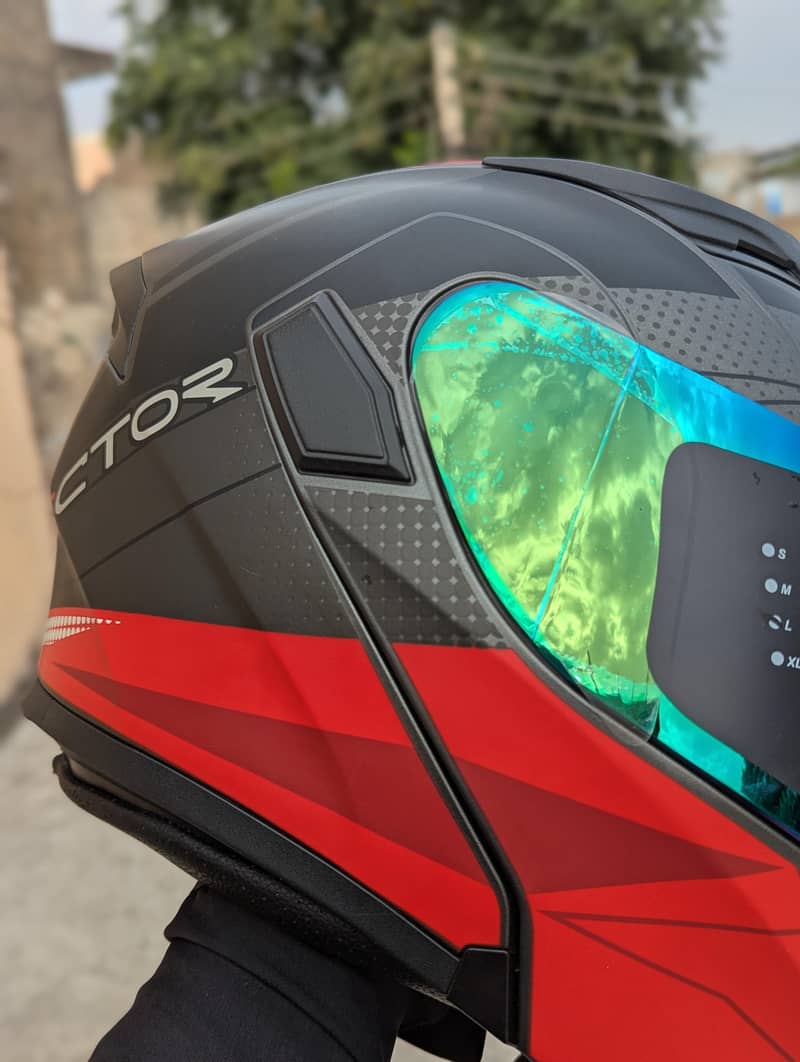 Helmet  vector DOT 3