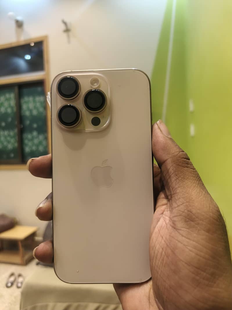 Iphone 16 pro 3