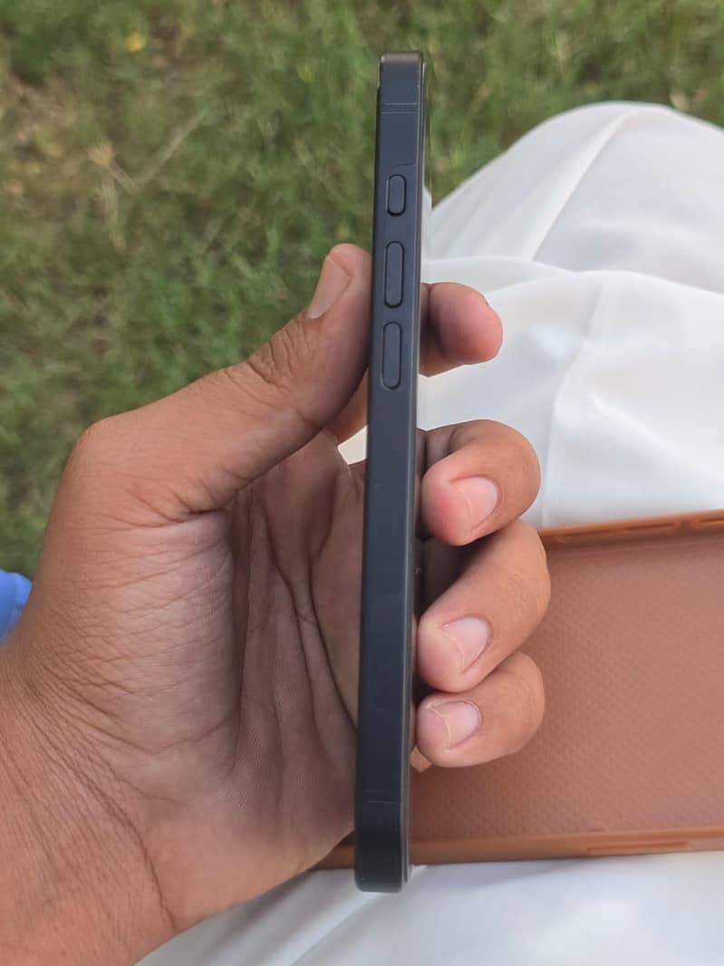 IPHONE 16E 2