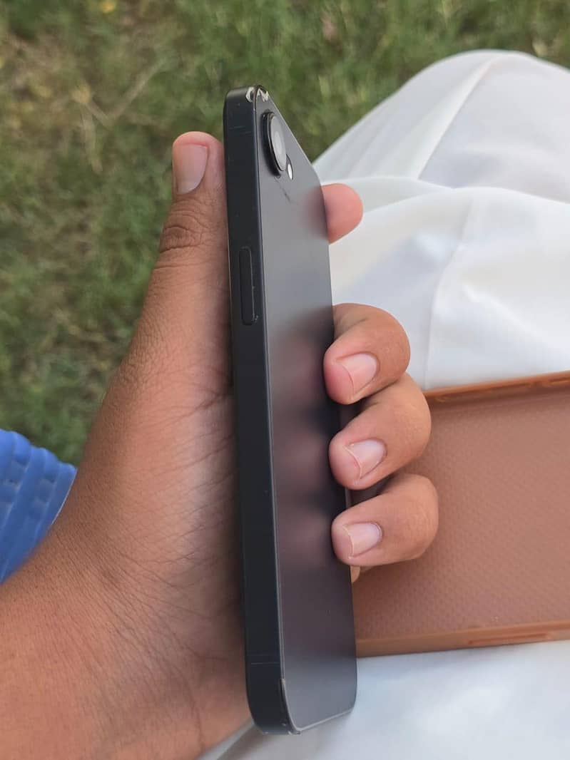 IPHONE 16E 3