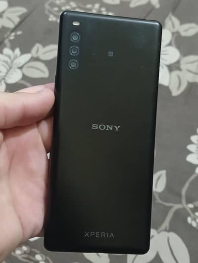 Sony Xperia L4