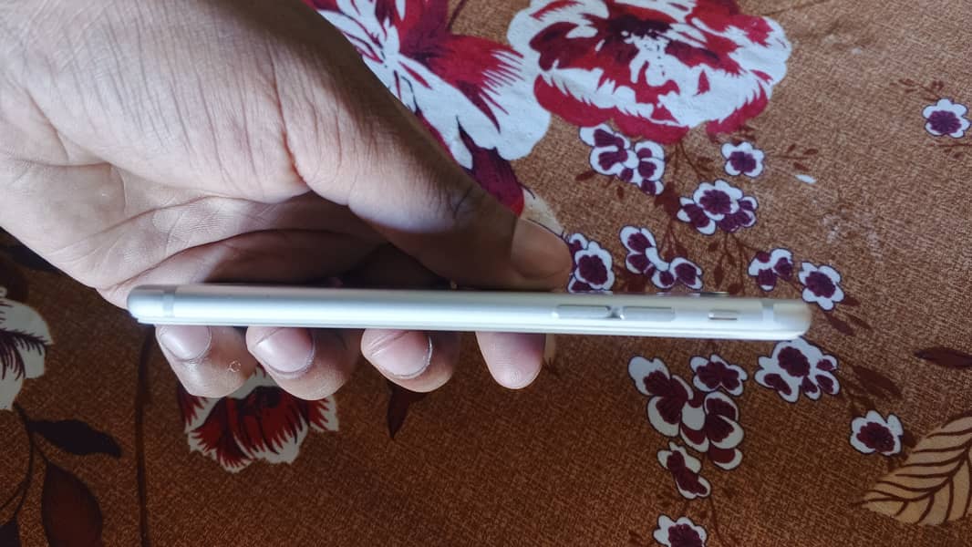 Apple iPhone 6 4