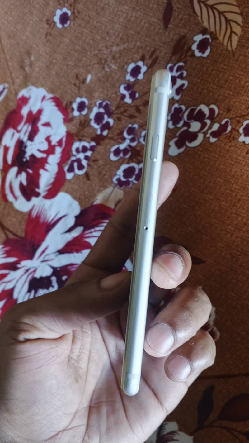 Apple iPhone 6 6