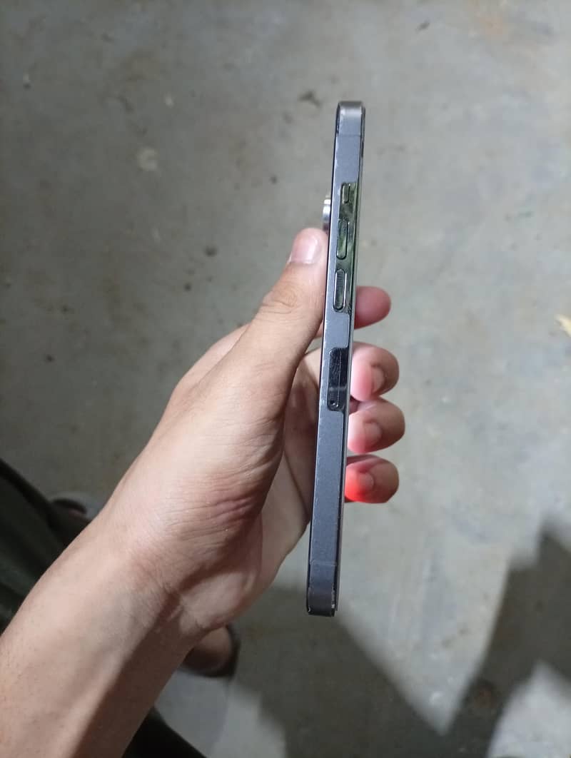 iPhone 13 pro 3