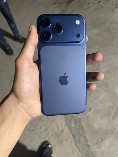 IPHONE 17 PRO MAX  256GB CANADA MODEL 45 CYCLE COUNT