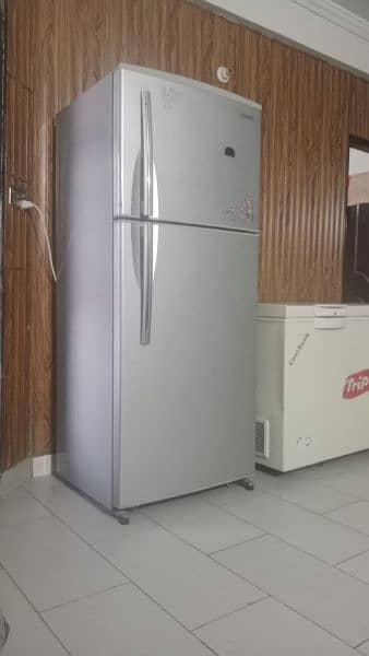Hitachi large size fridge