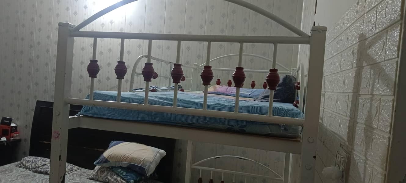 solid iron bed 4