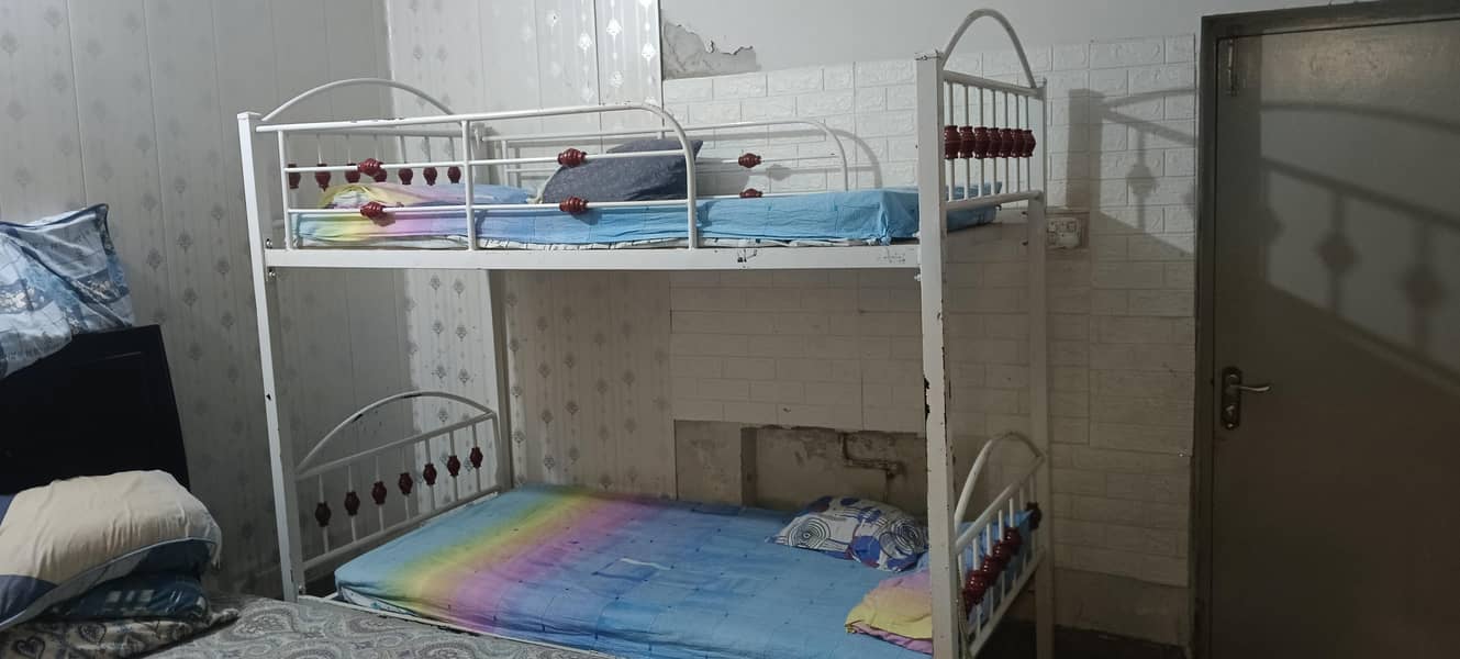 solid iron bed 8