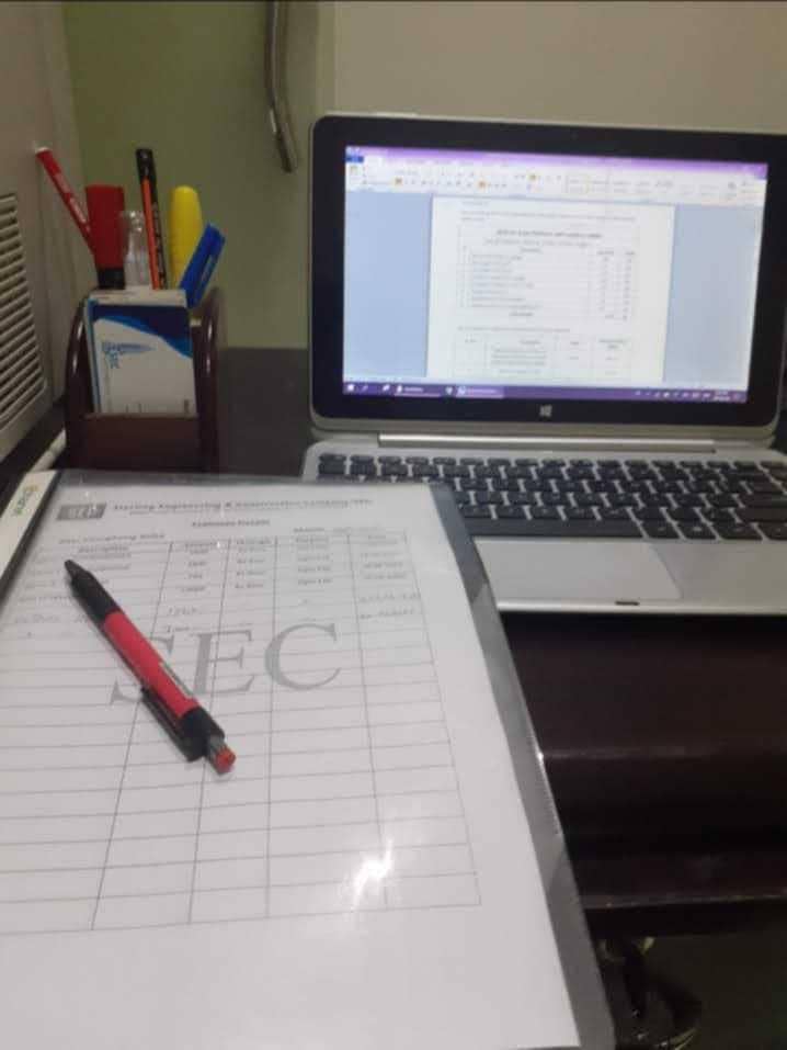 Female Data Entry Operator 0
