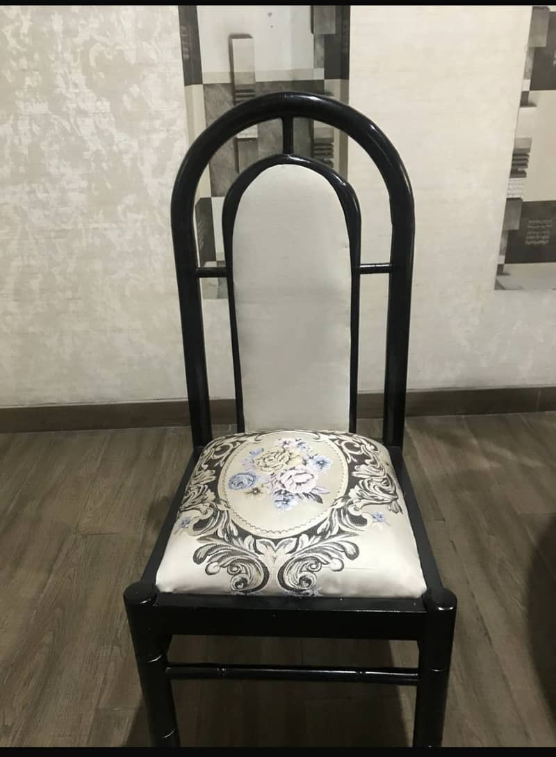 Dining table set 0
