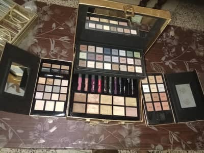 All in one make-up kit