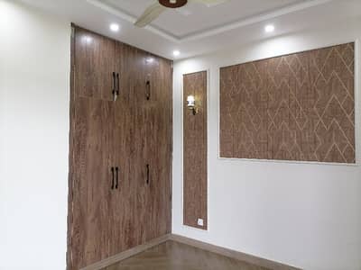 Get Your Hands On House In Lahore Best Area