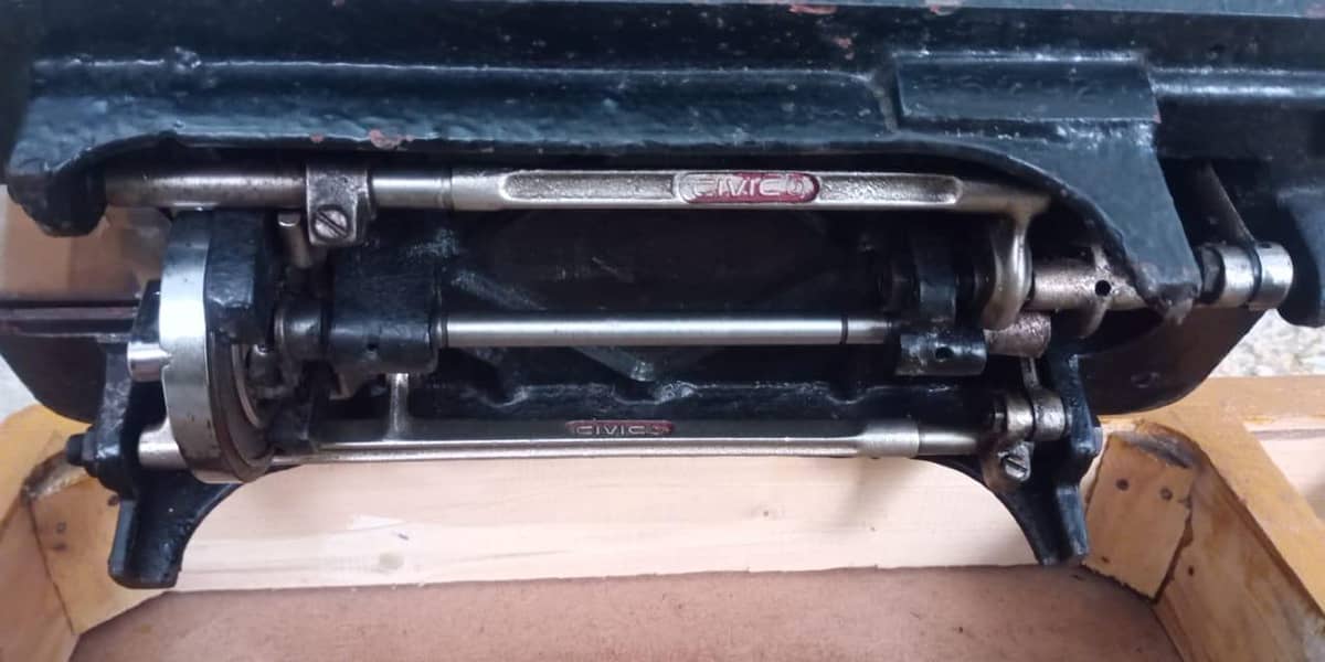 sewing machine 5