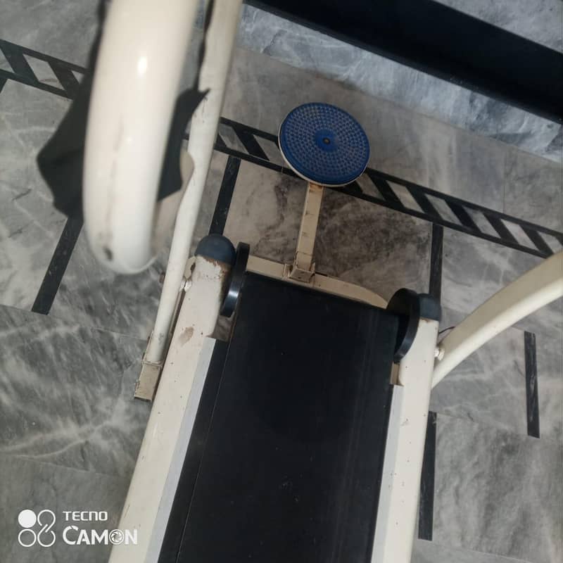 Manual treadmill - Multi Functional Foldable Flat Running Machine 4
