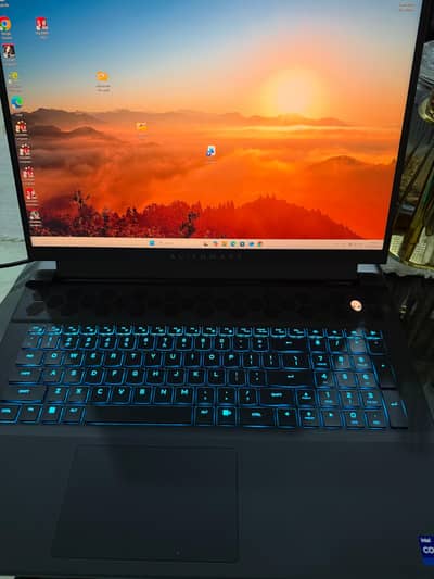 Alienware m18 R2 | i9-14900HX | RTX 4070 8GB | 32GB RAM | 1TB SSD