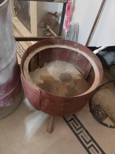 Havey deuty iron stand . and pure metal drum. and stell stove two burner
