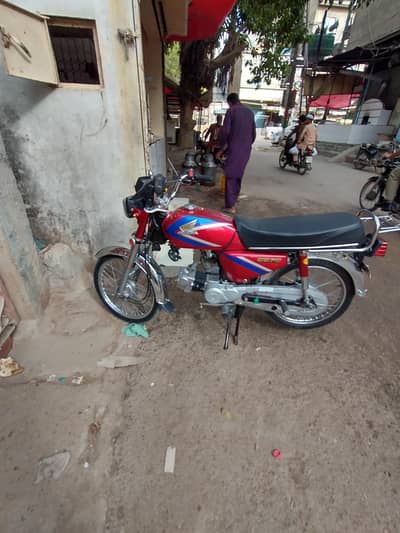 Honda 70 Good condition no any work   . . 03142356562 Parvez Khan