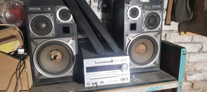 Onkyo Original Mini Hi-Fi Deck + Diatone Wooden Speakers. 03007659072