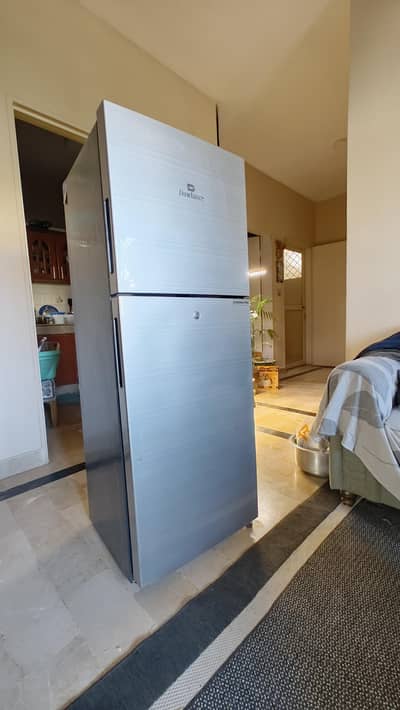 Dawlance Refrigerator Slightly used under warranty  9CFT