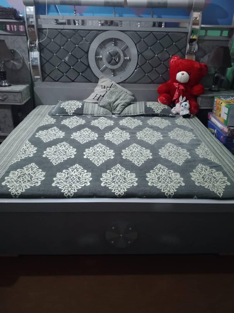 king bed 2