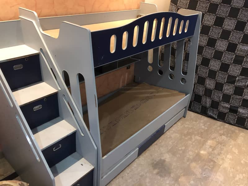 Triple portion bed 5