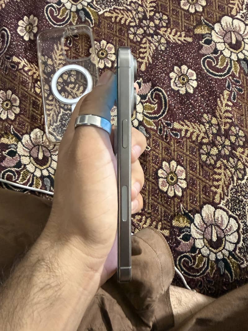 iPhone 15 pro max 0