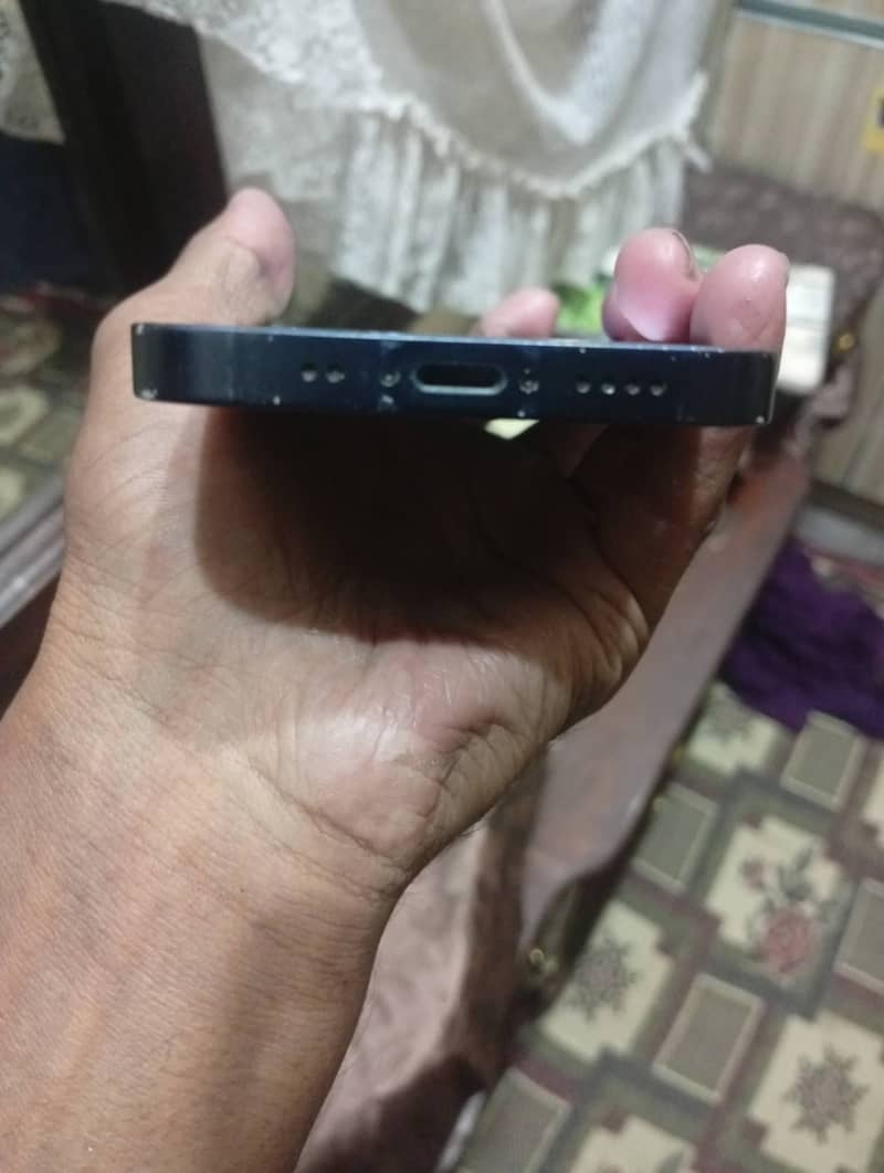iPhone 12 mini 3