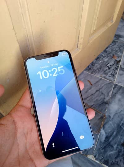 Iphone xs factory unlock
