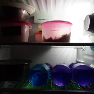 big size fridge Lene hay is Leye sell ker Raha hoon