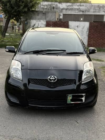 Toyota Vitz 2010/2013 model auto
