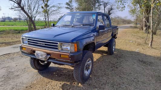 Toyota Hilux 1988 Dual Cab 4x4 LN65