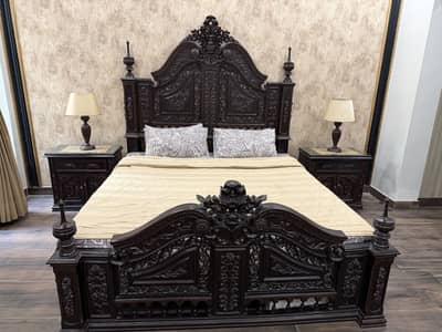 Bed and dressing table set